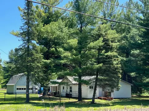 755 S M65 Rd, Au Gres, MI 48766