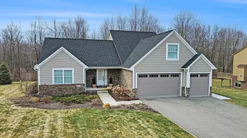11077 Cassidy Trl, Springfield, MI 48350