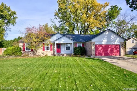 38776 Covington Dr, Wayne, MI 48184