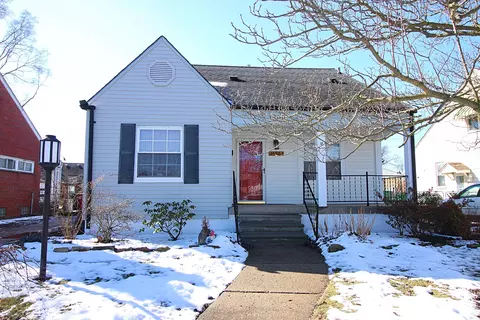15800 Evergreen Ave, Eastpointe, MI 48021