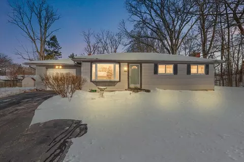 6590 Squirrel Hl, Independence, MI 48346