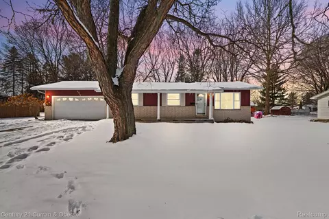 2317 Downpatrick St, Davison, MI 48423