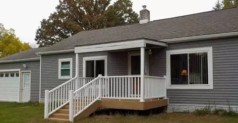 525 Walnut St, Flushing, MI 48433