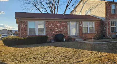 35270 Terrybrook Dr, Sterling Heights, MI 48312