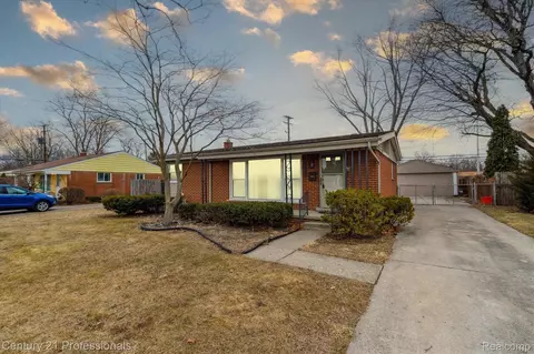 27732 Bennett St, Livonia, MI 48152