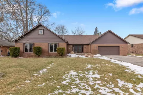 42209 Jo Ed Dr, Sterling Heights, MI 48314