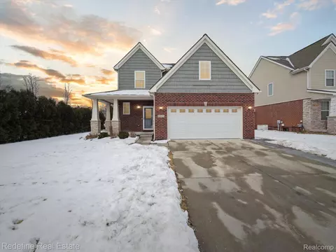 7917 Chestnut Dr, Westland, MI 48185