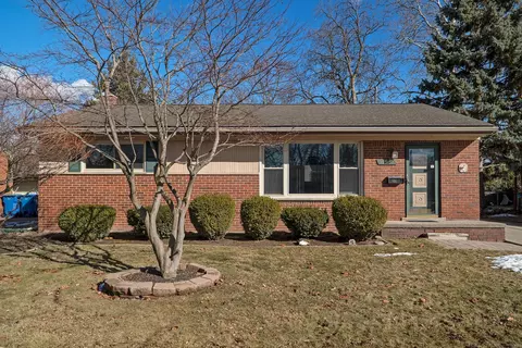 31340 Pagels Dr, Warren, MI 48092