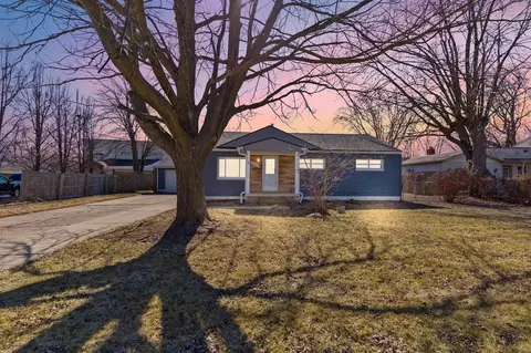 20150 Homeland St, Roseville, MI 48066