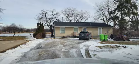 32525 Sutton Rd, Chesterfield, MI 48047