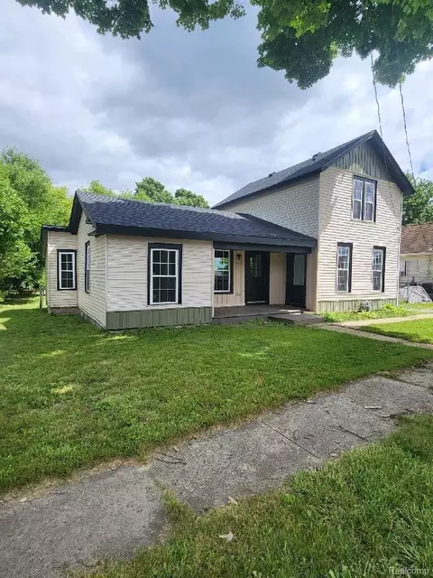 609 Fleming St, Howell, MI 48843 photo 1