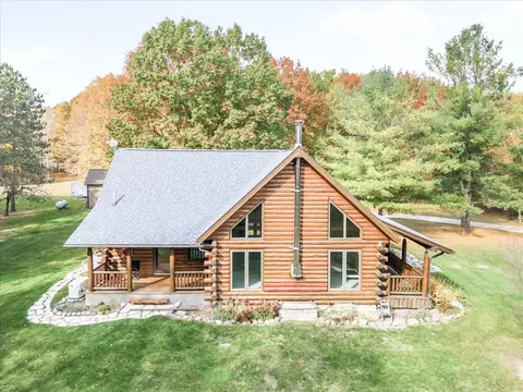 6613 Black River Dr, Grant, MI 48032