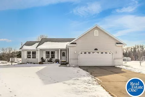 12021 Country River Dr, Rives, MI 49277
