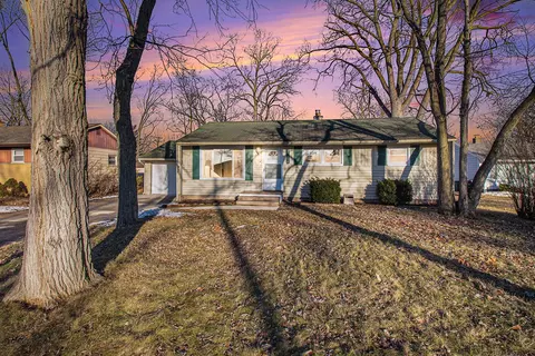 19280 Parkville St, Livonia, MI 48152