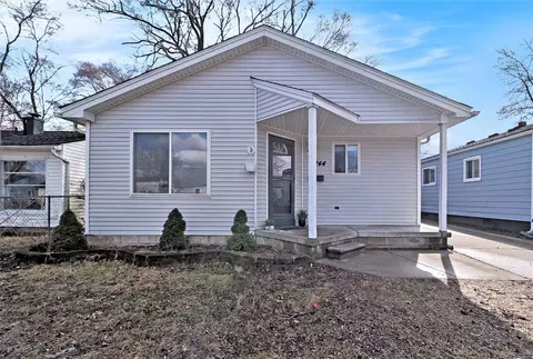 1744 E Meyers Ave, Hazel Park, MI 48030