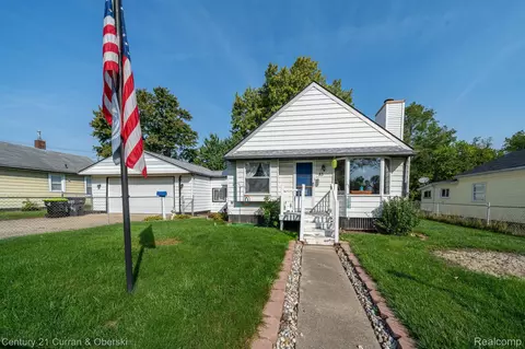 33 E Ann Arbor Ave, Pontiac, MI 48340