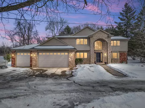 6660 Ridgewood Rd, Springfield, MI 48346
