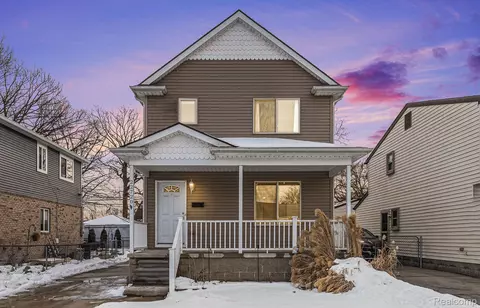 22720 Maxine St, Saint Clair Shores, MI 48080