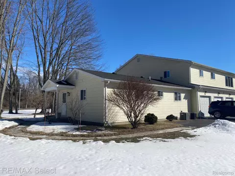3337 Field Rd #1D, Vienna, MI 48420