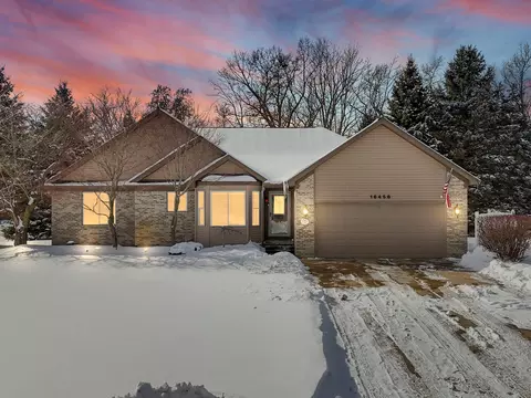 16458 Vintage Dr, Fenton, MI 48430