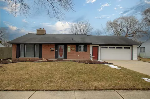 1616 Lathers St, Garden City, MI 48135