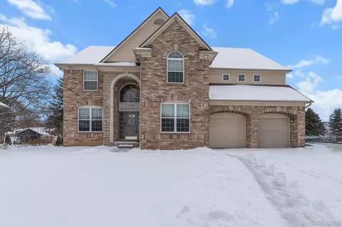 35316 Burgundy, Sterling Heights, MI 48312