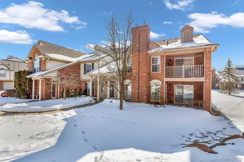 3516 Oakmonte Blvd, Oakland, MI 48306
