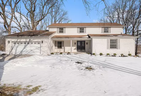 1800 Charm Crt Ct, Rochester Hills, MI 48306