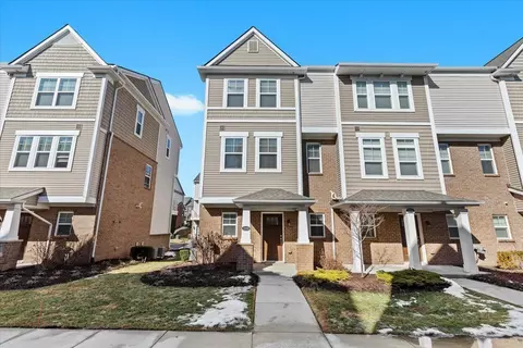 3289 Chambers W, Wixom, MI 48393