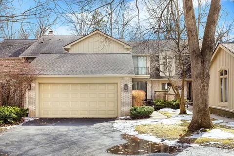 1218 S Timberview Trl, Bloomfield Township, MI 48304