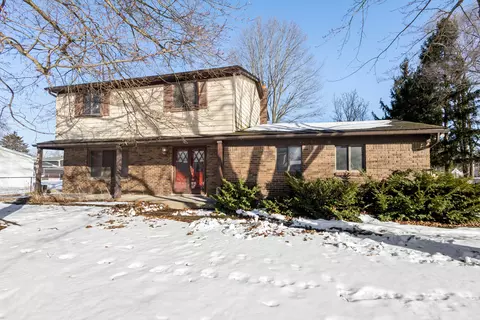 2791 Campbellgate Dr, Waterford, MI 48329