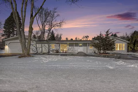 5390 Sunnyside Dr, Independence, MI 48346