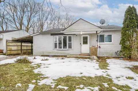 1168 Harriet St, Mount Morris, MI 48458