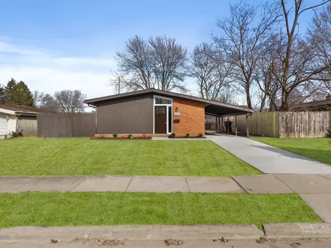 29672 Fairfax St, Southfield, MI 48076