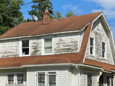 2114 Clement St, Flint, MI 48503