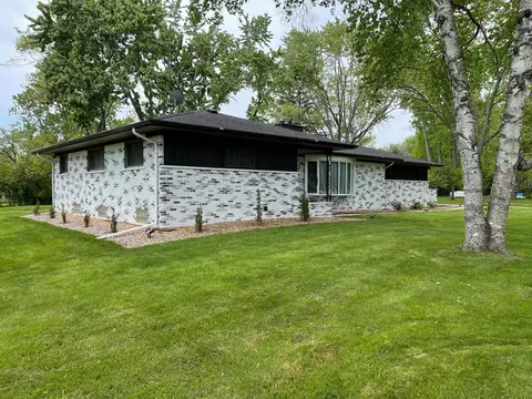 28349 Shadylane Dr, Farmington Hills, MI 48336