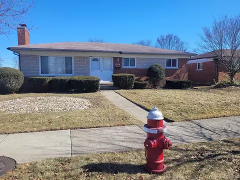 31588 Morgan Dr, Warren, MI 48088