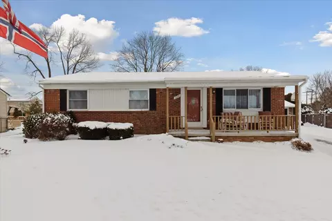 308 Cambridge Ave, South Lyon, MI 48178