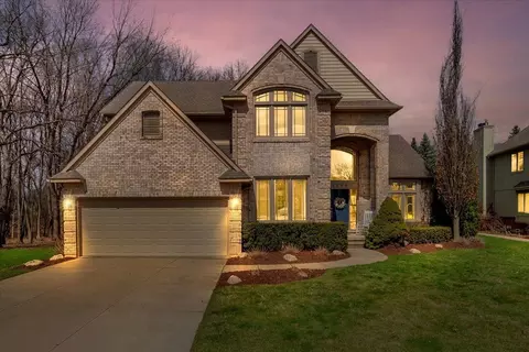 1294 S Creek Dr, Wixom, MI 48393