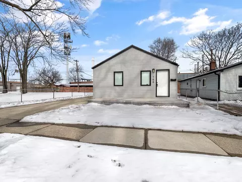 148 W Mahan Ave, Hazel Park, MI 48030