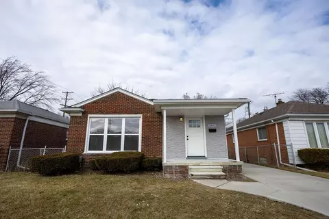 18011 Curtain Ave, Eastpointe, MI 48021