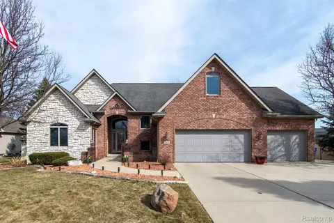 5271 Wyndemere Sq, Mundy, MI 48473