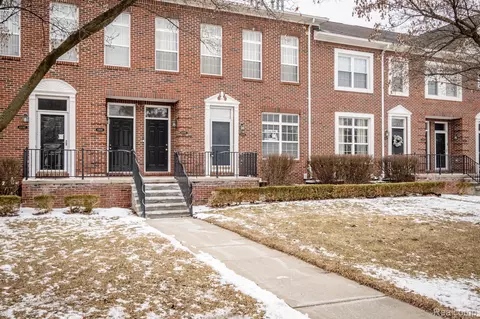 43099 Strand Dr, Sterling Heights, MI 48313