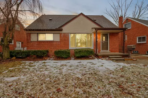 7530 Merrick St, Taylor, MI 48180