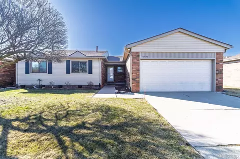 13656 Villa Pointe Dr, Warren, MI 48088
