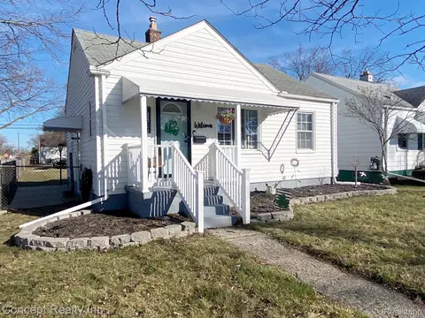 13315 Poplar St, Southgate, MI 48195