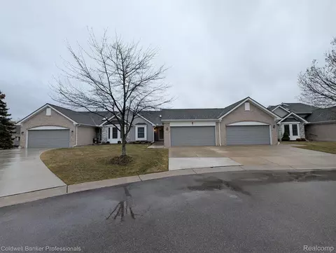 42131 Starlite Crt 14 5 Ct #14, Canton, MI 48187