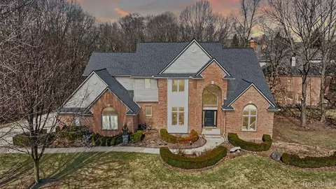 3701 Mountain Laurel Blvd, Oakland, MI 48363