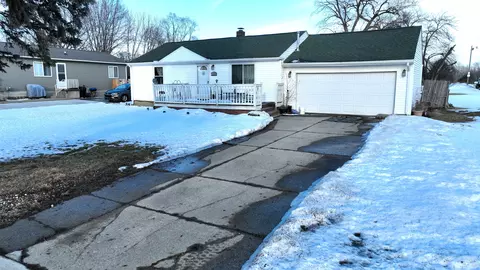 1375 Transue Ave, Burton, MI 48509