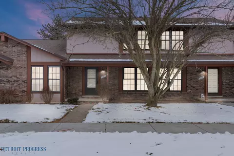 24838 Chalk Farm Rd W, Warren, MI 48091